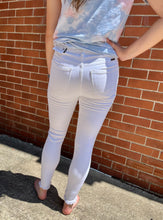 Load image into Gallery viewer, White Kancan Skinny Jeans
