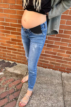 Load image into Gallery viewer, Side Stretch Kancan Maternity Jeans
