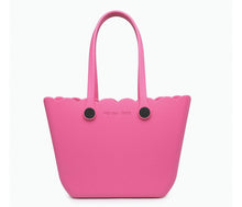 Load image into Gallery viewer, Medium Scalloped Versa Tote
