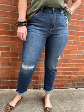 Load image into Gallery viewer, High Rise Boyfriend Judy Blue Jeans
